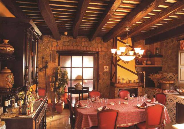 Románticas habitaciones en Hotel Mas Tapiolas. La mayor comodidad con nuestro Spa y Masaje en Girona